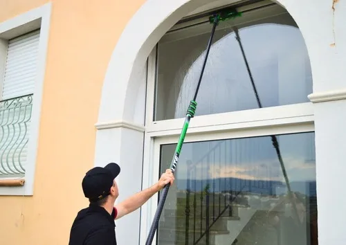Lavage vitres en hauteur perche télescopique eau pure Nice